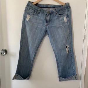 Streetwear Distressed Boyfriend Capri.